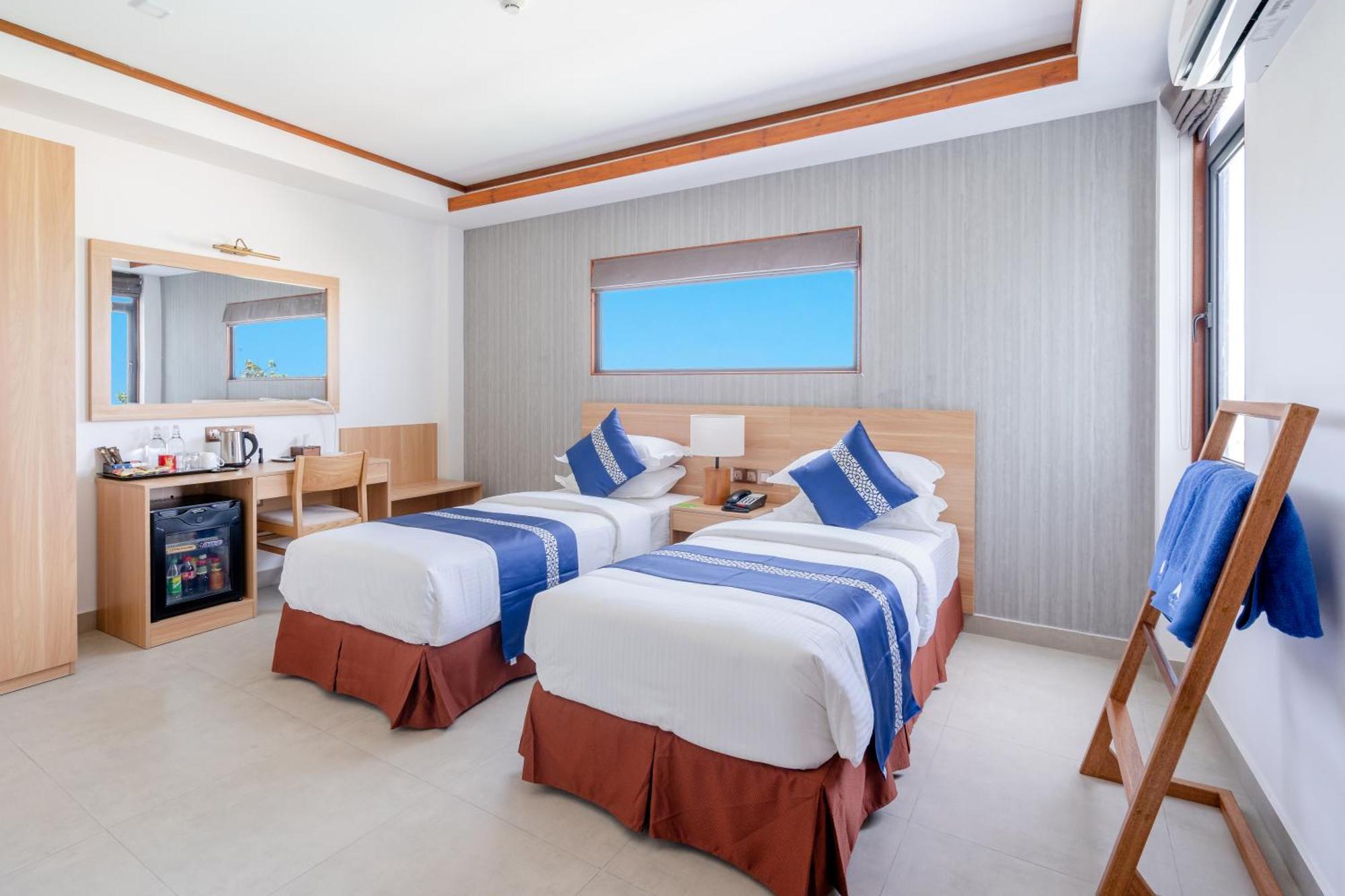 Hotel Ayala Oceanview Maldives Gulhi Exterior foto